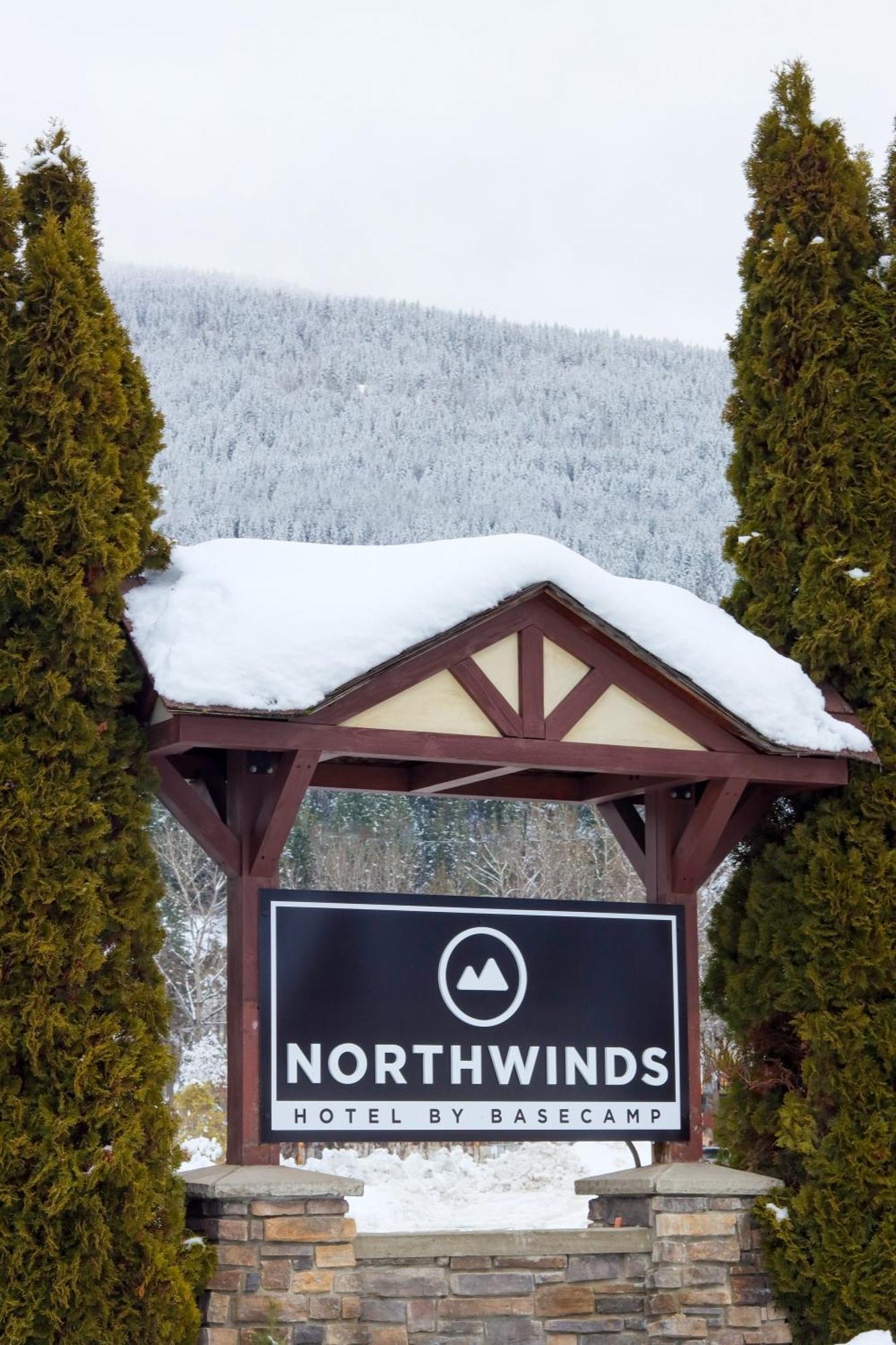 Northwinds Hotel Revelstoke Exterior photo